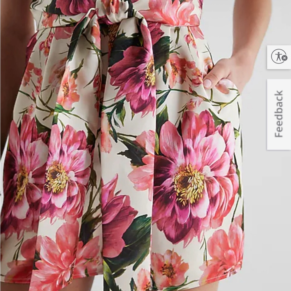 EXPRESS Satin Floral Strapless Tie Waist Romper size 4 - Picture 2 of 7